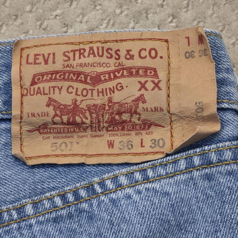 Vintage‎ Levi's 501 XX Jeans Men's W36 L30 Light Wash Button Fly Straight Leg